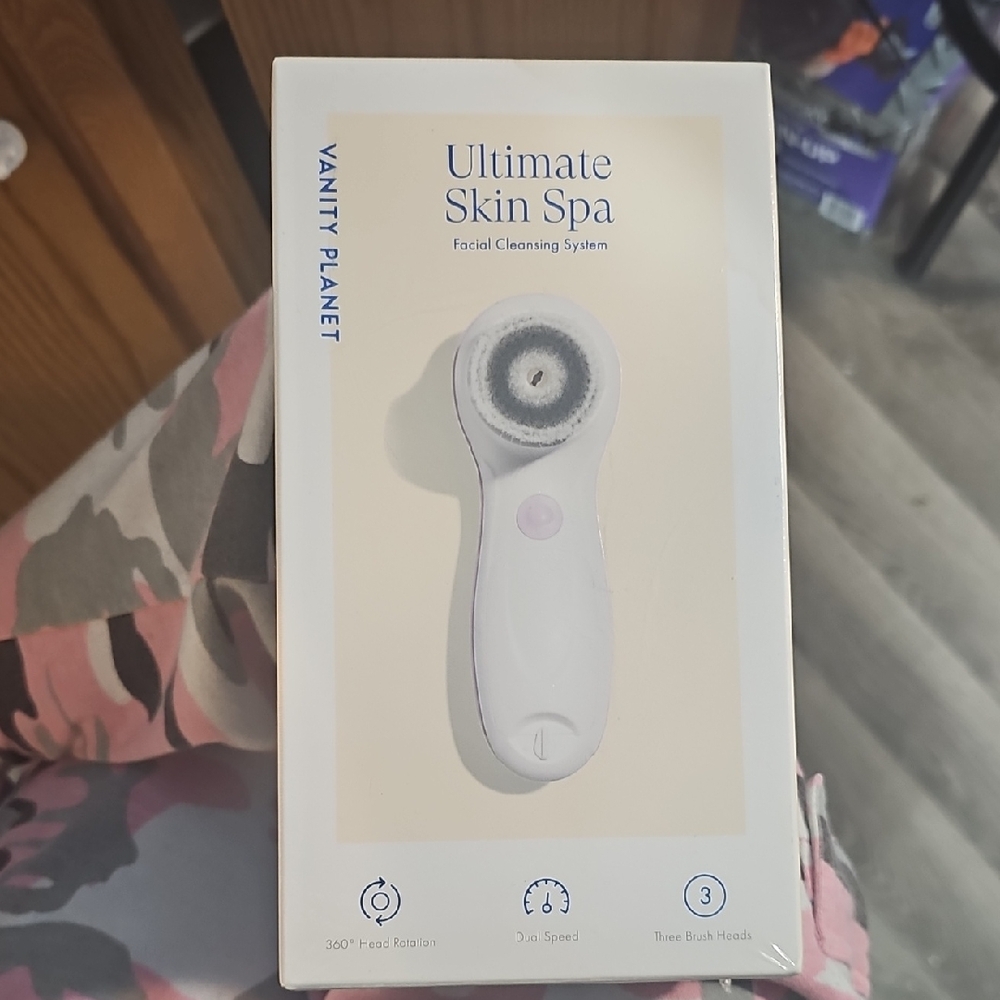 Vanity Planet Skin Spa Facial Cleansing Brush - White